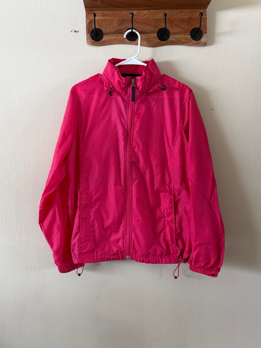 L.L. Bean Pink 100% Nylon Packable Hood Stowaway Rain Jacket Windbreaker size M